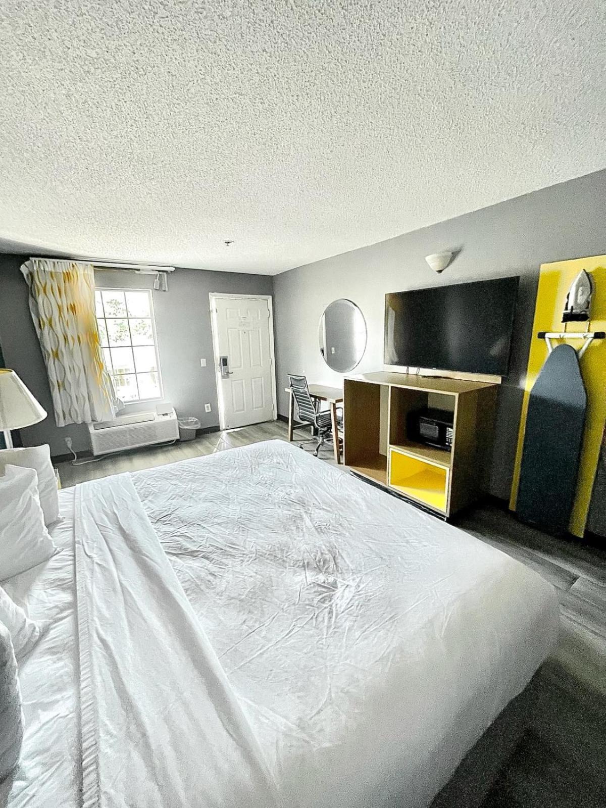 Baymont By Wyndham Hotel