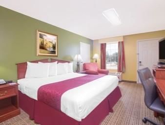 Baymont By Wyndham Hotel